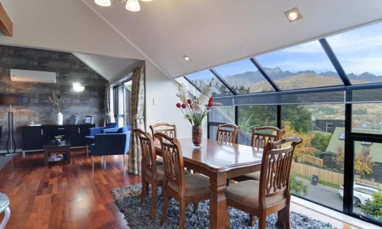 4 Bedroom Home, Unlimited Wifi, Fantastic Lake Views With Private Balcony Queenstown Extérieur photo